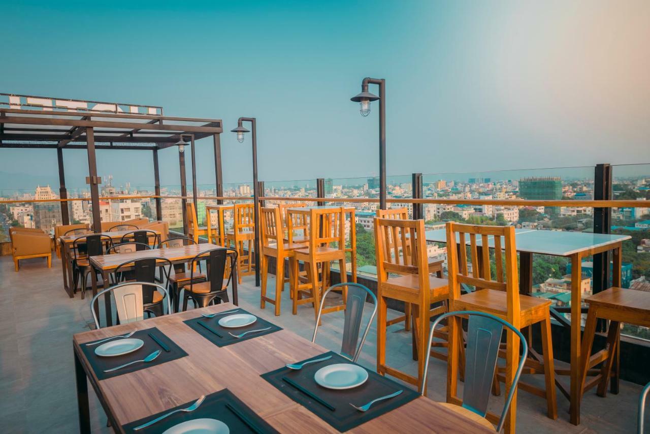 The Hotel Nova Mandalay Dış mekan fotoğraf